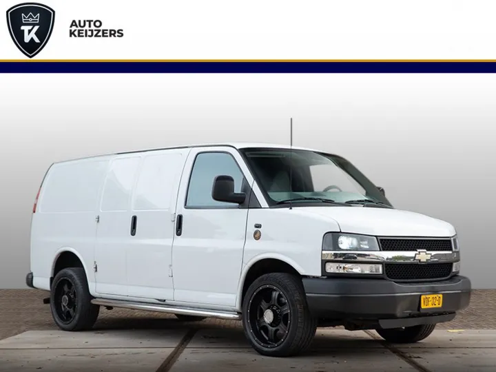 Chevrolet Express Image 1