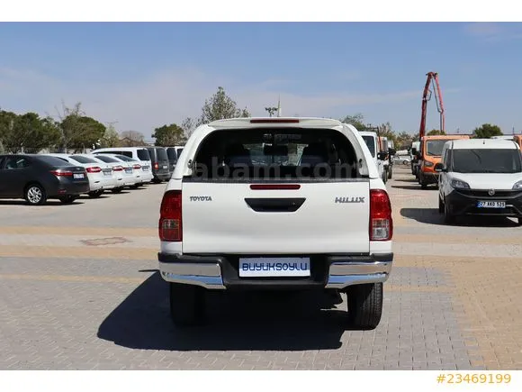 Toyota Hilux 2.4 D-4D 4x4 Active Image 4